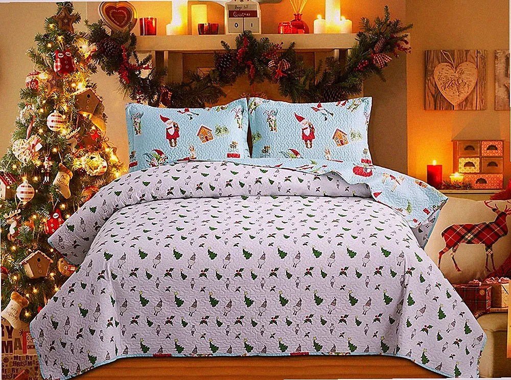3 Piece Reversible Gift Santa Claus Quilt Bedding Set