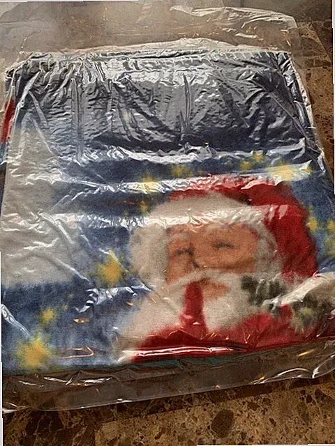 New Santa Claus Thin Fleece Throw Blanket Christmas Holiday Decor Gift St. Nick