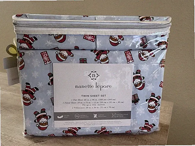 Shabby Chic Christmas 4 PC TWIN Sheet Set Blue Santa Claus Print Sheets