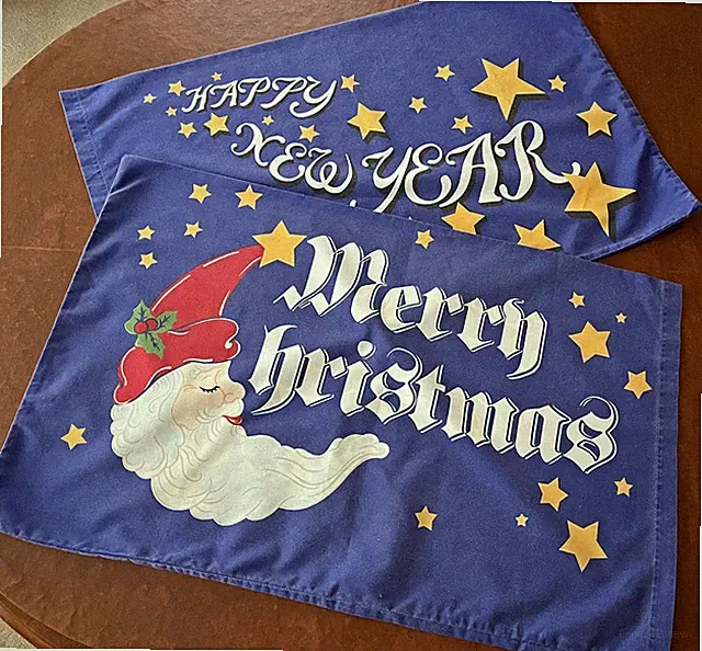 Vtg Set of Merry Christmas/Happy New Year Santa Claus Pillowcases Domestications
